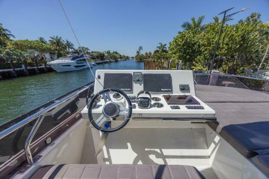 52' 2018 Prestige 520