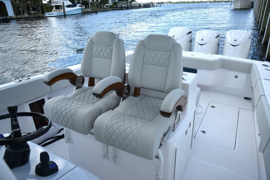 38' 2026 Jupiter 380 LS