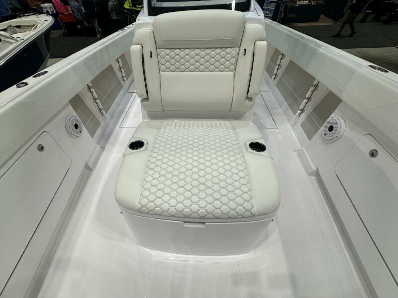 38' 2026 Jupiter 380 LS