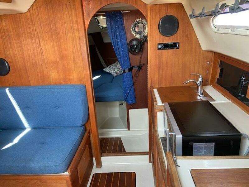 27ft Halman Yacht For Sale