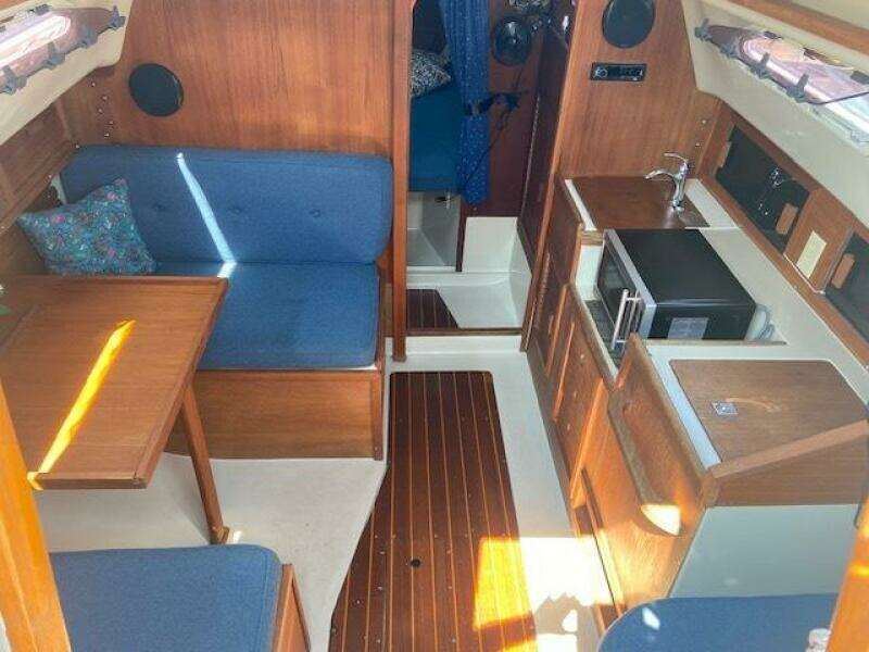 27ft Halman Yacht For Sale