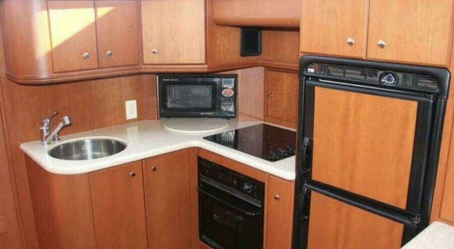 Knot Shore  39ft Silverton Yacht For Sale