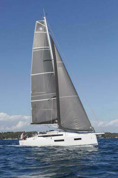 35ft Jeanneau Yacht For Sale