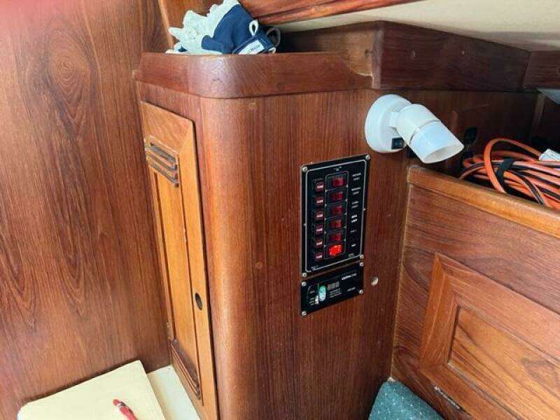 LOON 31ft Cape Dory Yacht For Sale