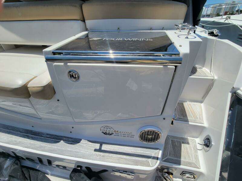 ISABELLA IV 43ft Four Winns Yacht For Sale