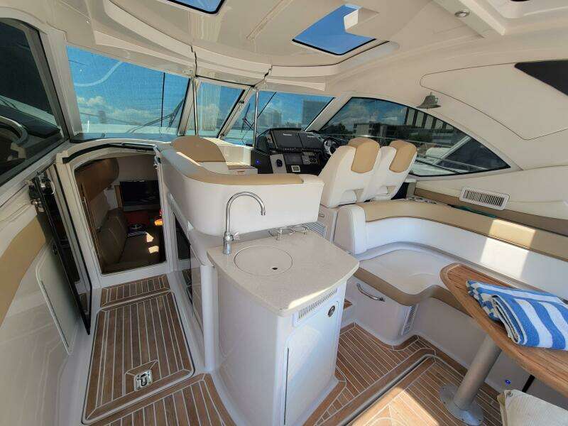 ISABELLA IV 43ft Four Winns Yacht For Sale