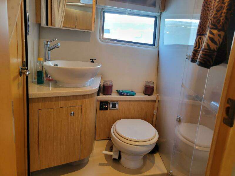 ISABELLA IV 43ft Four Winns Yacht For Sale