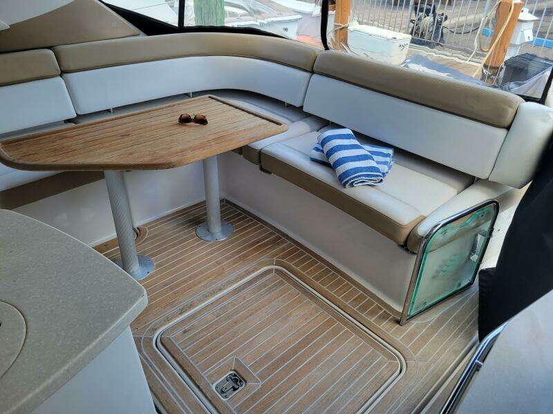 ISABELLA IV 43ft Four Winns Yacht For Sale