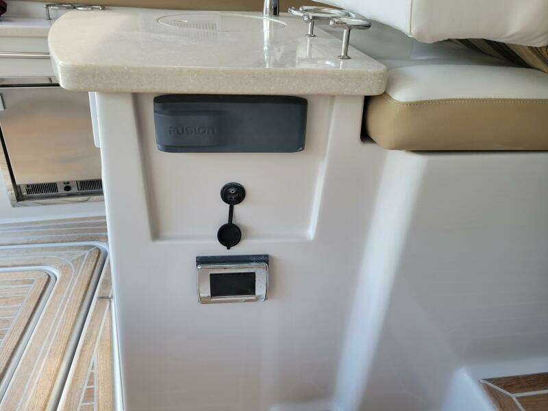 ISABELLA IV 43ft Four Winns Yacht For Sale