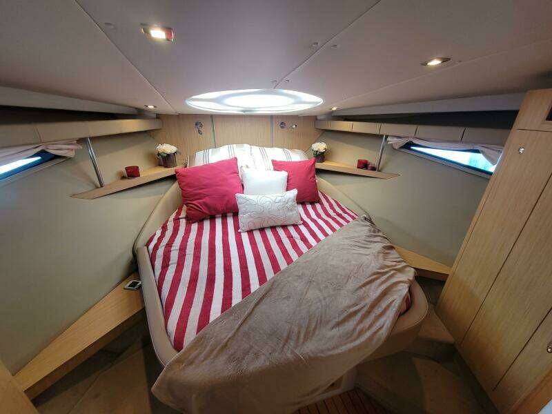 ISABELLA IV 43ft Four Winns Yacht For Sale