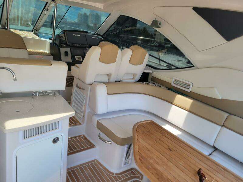 ISABELLA IV 43ft Four Winns Yacht For Sale
