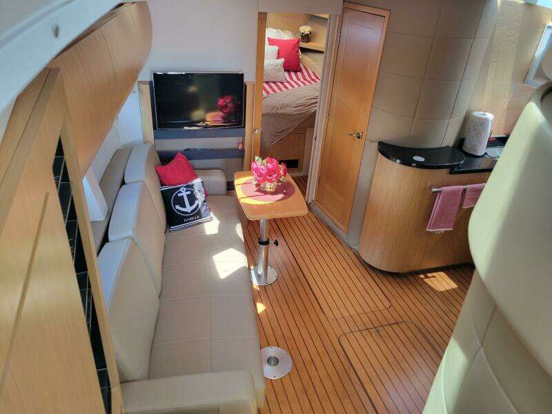 ISABELLA IV 43ft Four Winns Yacht For Sale
