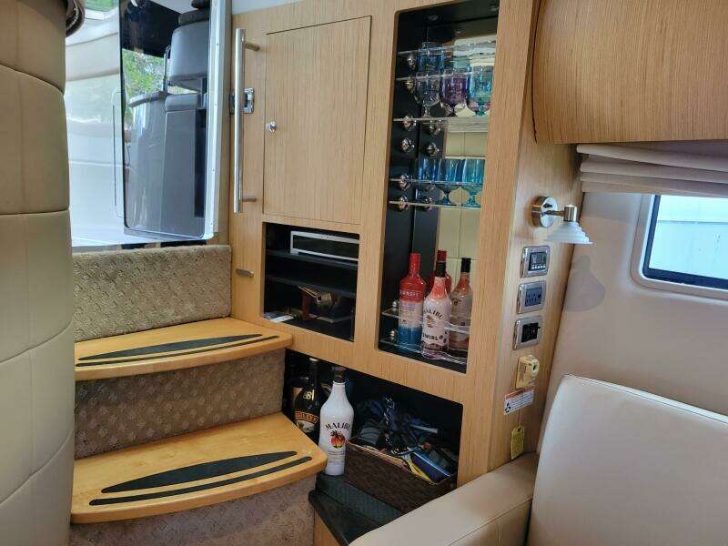 ISABELLA IV 43ft Four Winns Yacht For Sale