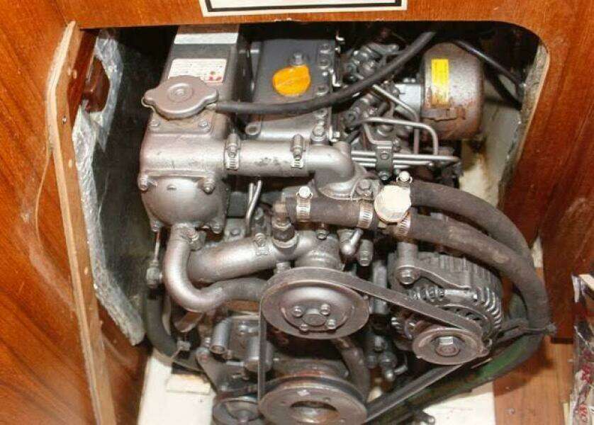 Just Takes Awhile 33ft Hunter Yacht For Sale