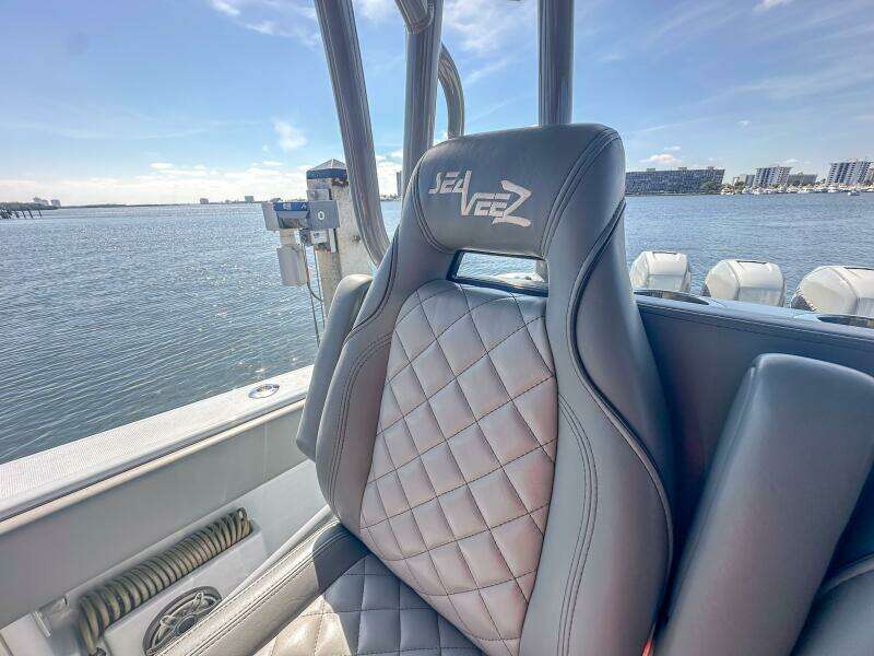 37ft SeaVee Yacht For Sale