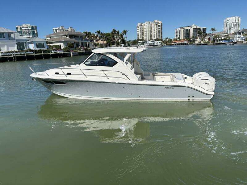 37ft Pursuit Yacht For Sale