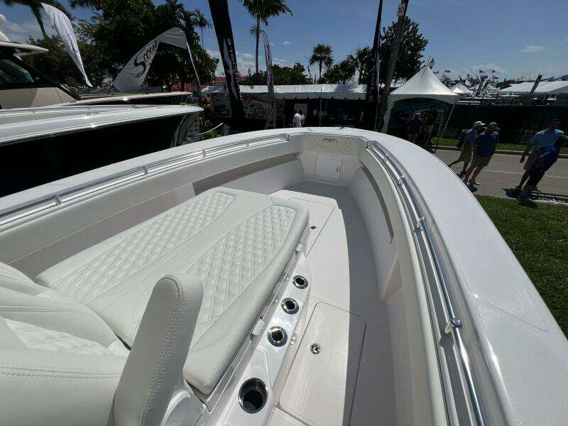 New In Stock 33ft Invincible Yacht For Sale