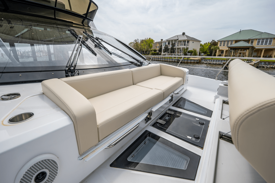 55ft Cruisers Yachts Yacht For Sale