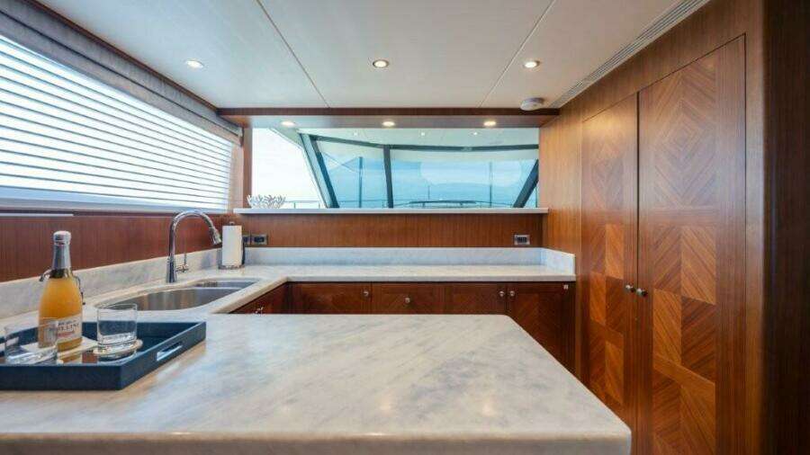 CHINDON 100ft Ocean Alexander Yacht For Sale