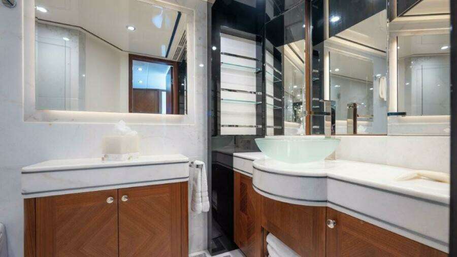 CHINDON 100ft Ocean Alexander Yacht For Sale