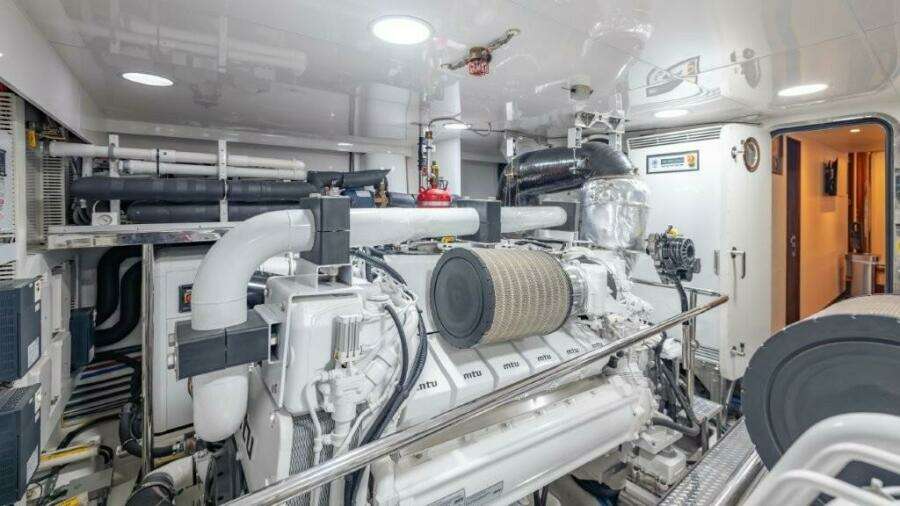CHINDON 100ft Ocean Alexander Yacht For Sale