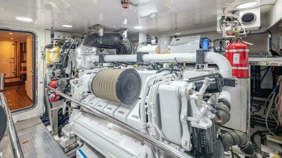 CHINDON 100ft Ocean Alexander Yacht For Sale
