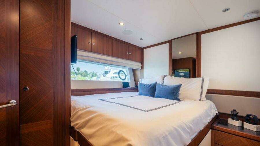 CHINDON 100ft Ocean Alexander Yacht For Sale