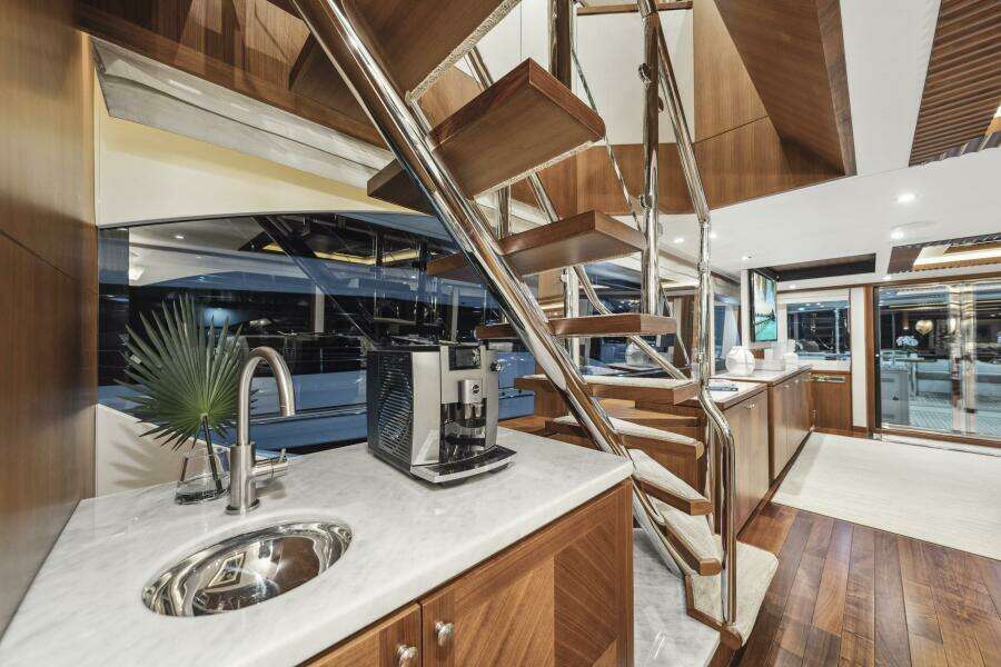 CHINDON 100ft Ocean Alexander Yacht For Sale