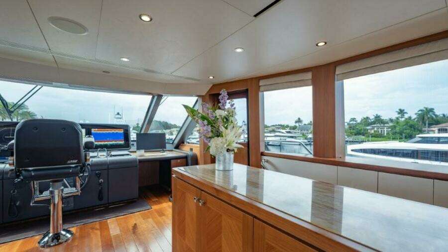 CHINDON 100ft Ocean Alexander Yacht For Sale