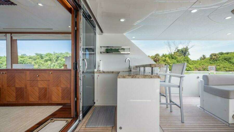 CHINDON 100ft Ocean Alexander Yacht For Sale