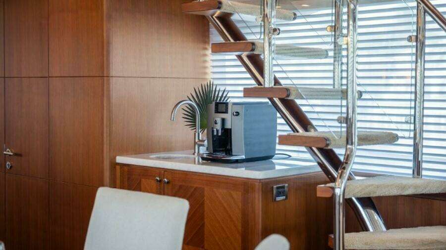 CHINDON 100ft Ocean Alexander Yacht For Sale