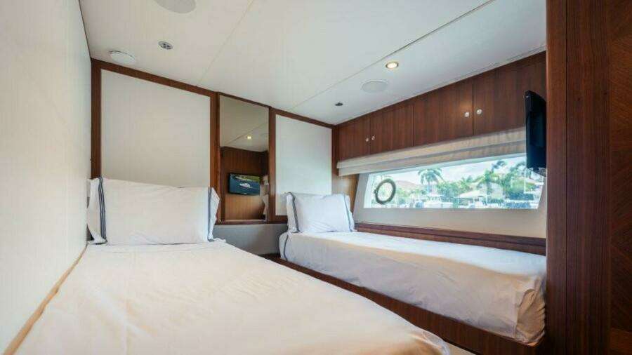 CHINDON 100ft Ocean Alexander Yacht For Sale