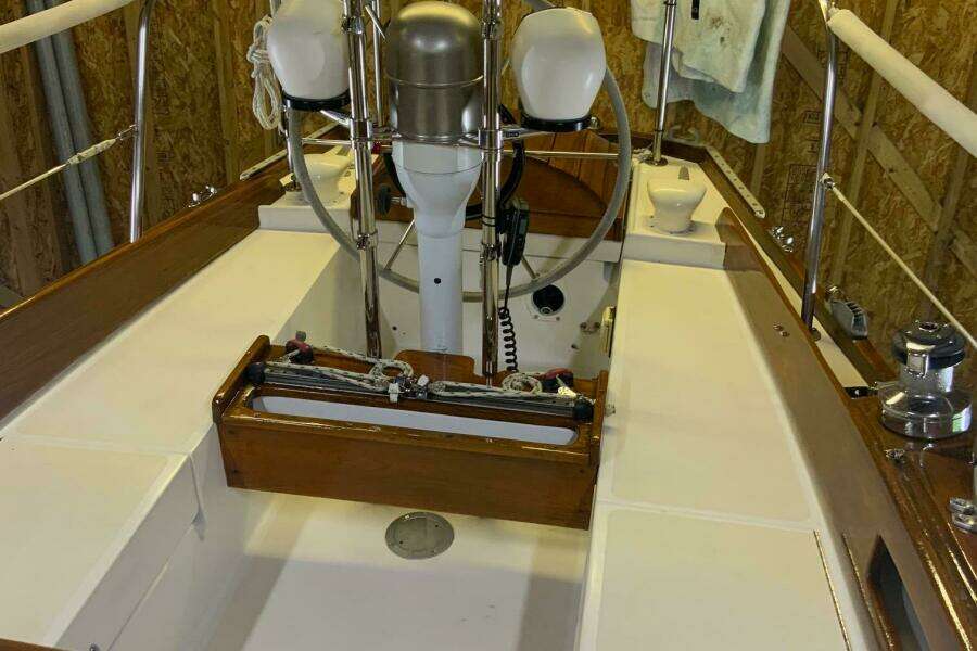 CAVEAT 32ft Bristol Yacht For Sale