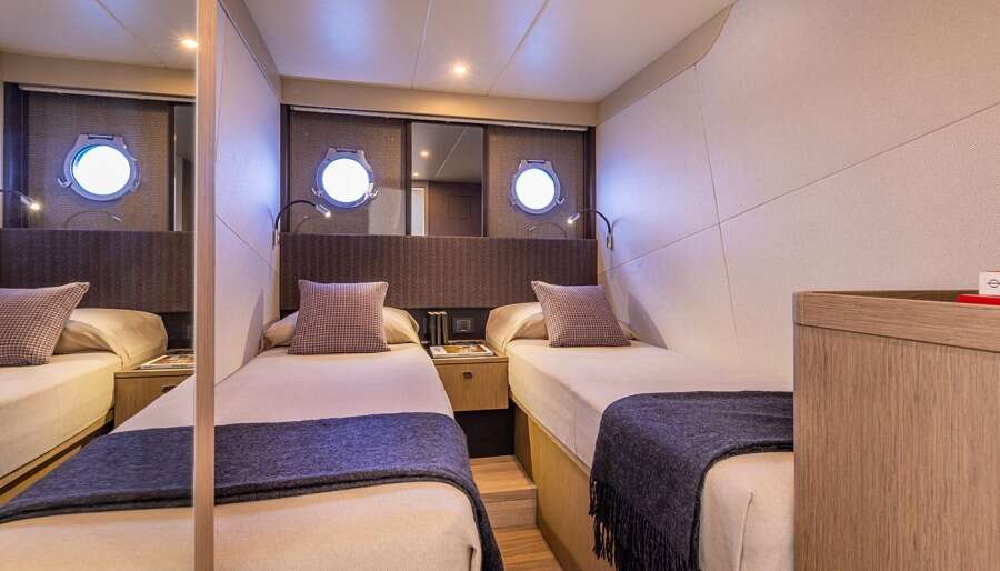 ABSOLUTE 56 FLYBRIDGE 57ft Absolute Yachts Yacht For Sale