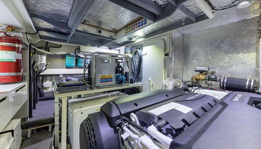 ABSOLUTE 56 FLYBRIDGE 57ft Absolute Yachts Yacht For Sale