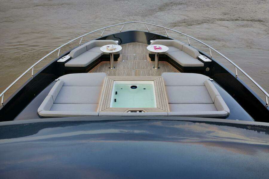 ALLEGRO FLYBRIDGE 98 98ft Allegro Yacht Yacht For Sale