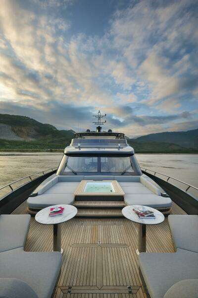 ALLEGRO FLYBRIDGE 98 98ft Allegro Yacht Yacht For Sale