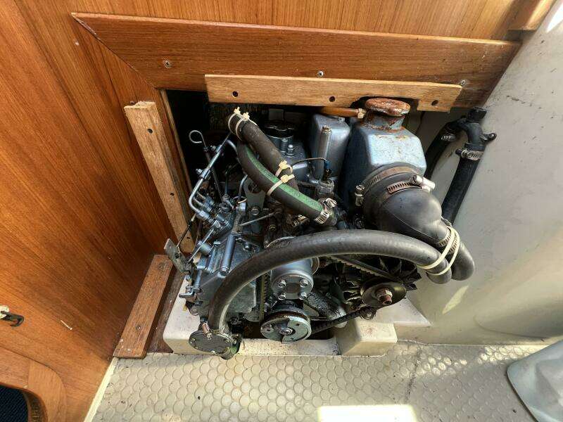 HAUNTED by WATER 32ft Catalina Yacht For Sale