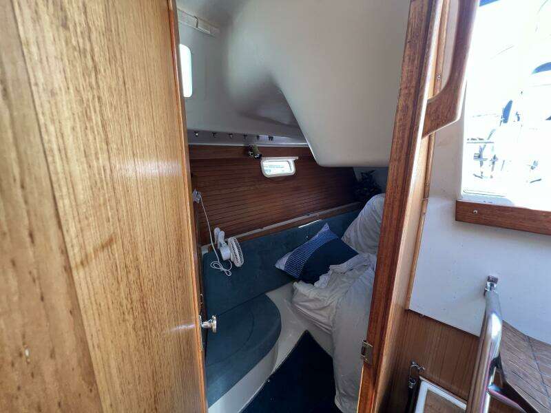 HAUNTED by WATER 32ft Catalina Yacht For Sale