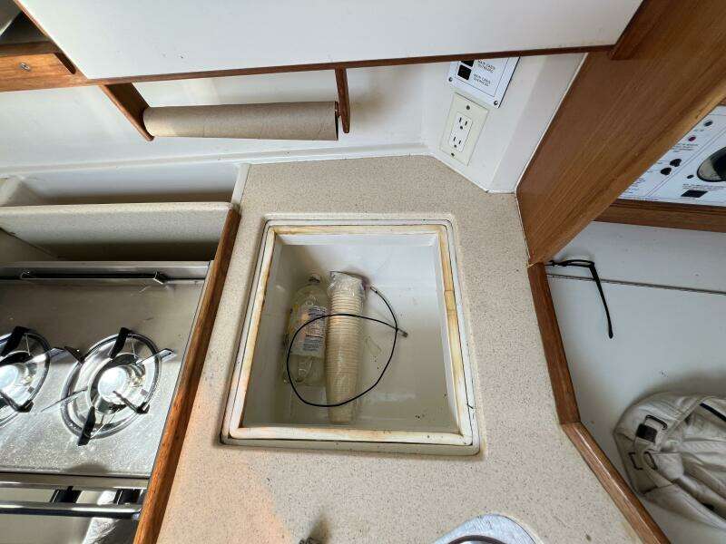 HAUNTED by WATER 32ft Catalina Yacht For Sale