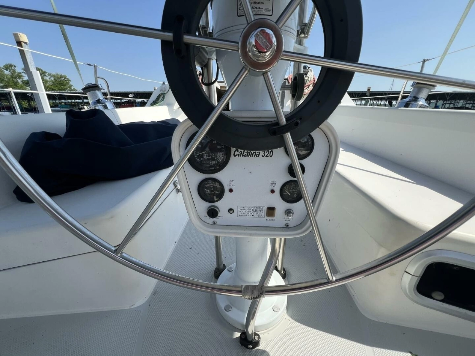 1994 Catalina 320