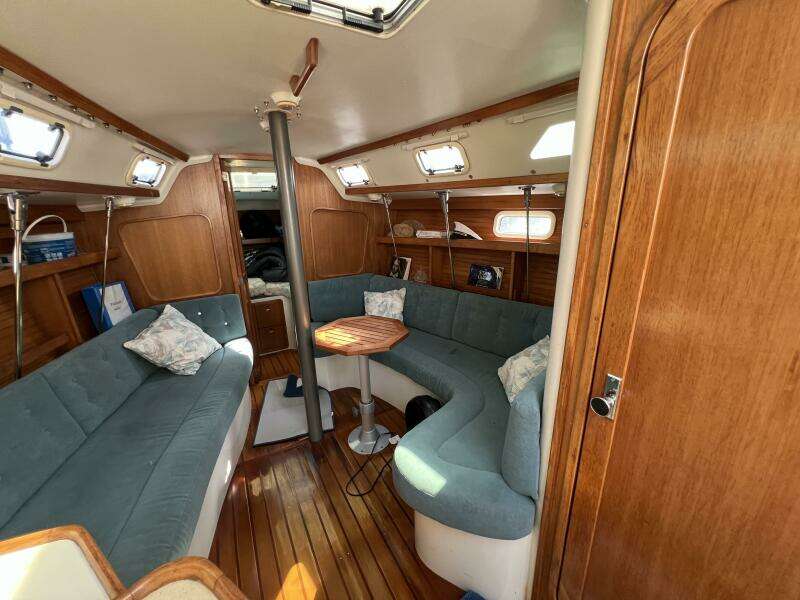HAUNTED by WATER 32ft Catalina Yacht For Sale