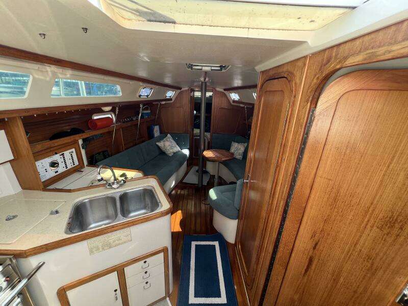 HAUNTED by WATER 32ft Catalina Yacht For Sale
