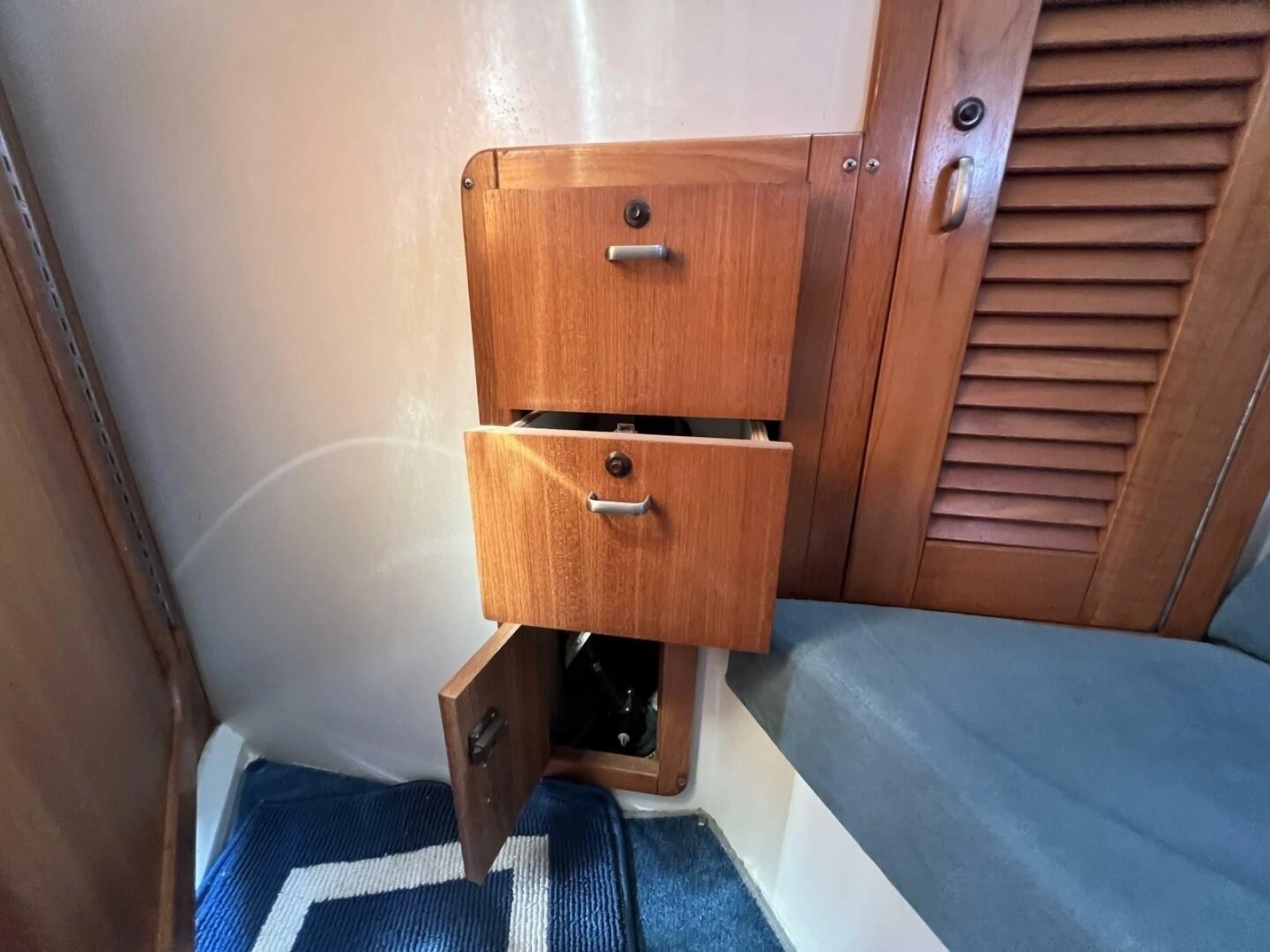 1994 Catalina 320
