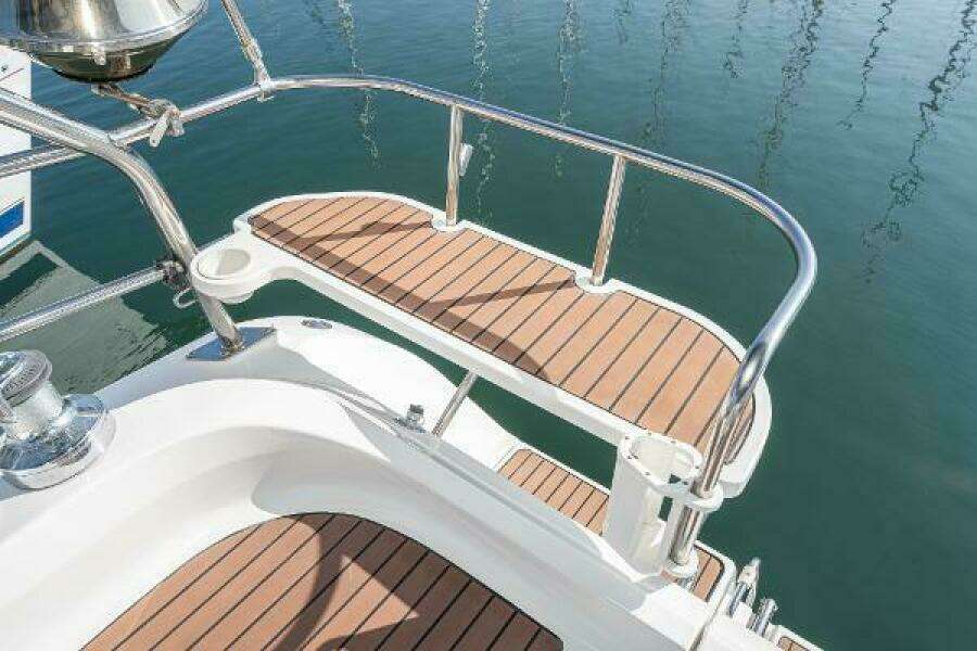 Saba Rock N 38ft Hunter Yacht For Sale