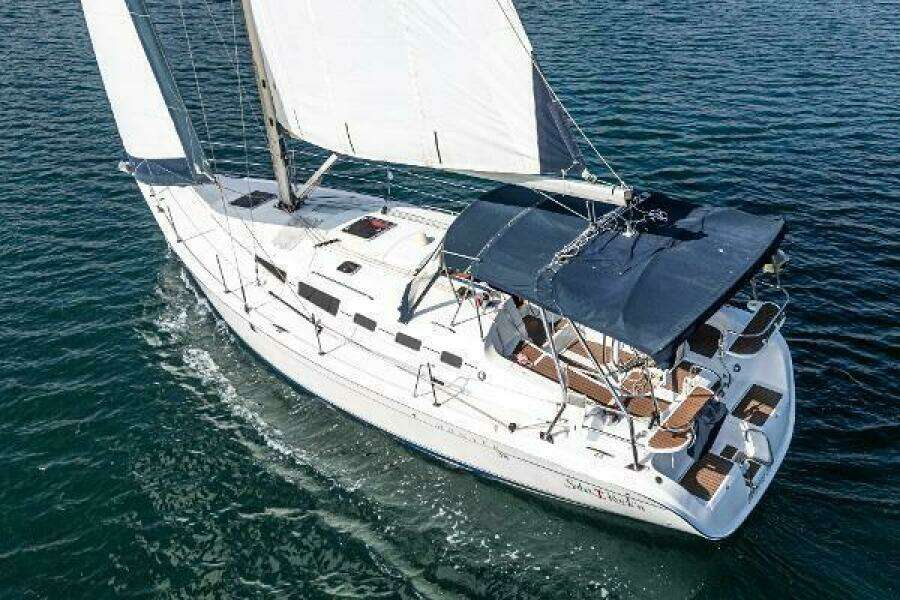 Saba Rock N 38ft Hunter Yacht For Sale