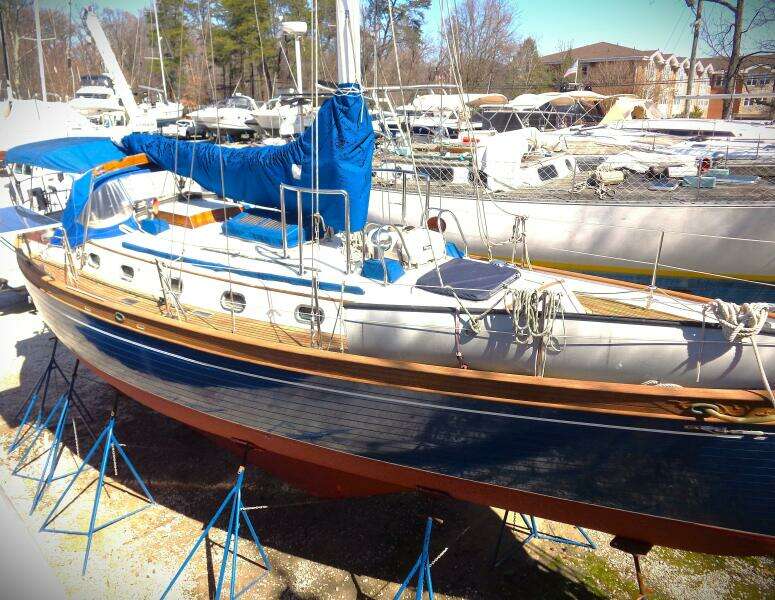 CHALIVENTURES III 40ft Ta Shing Yacht For Sale