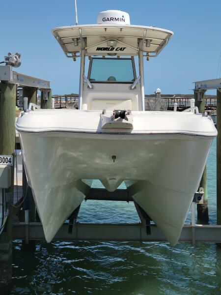 2005 World Cat 270TE