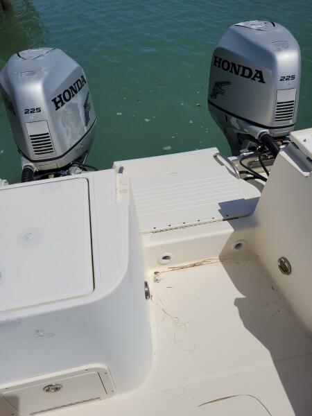 2005 World Cat 270TE