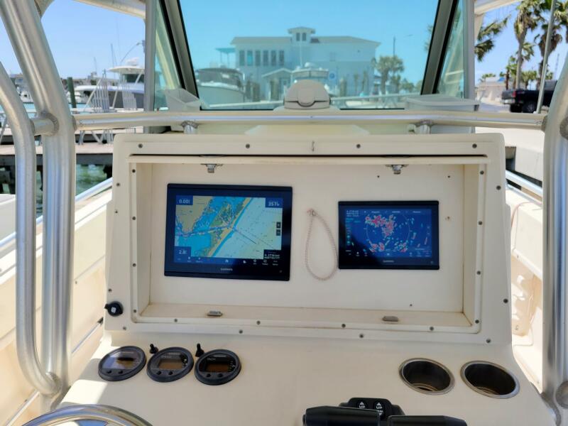 2005 World Cat 270TE